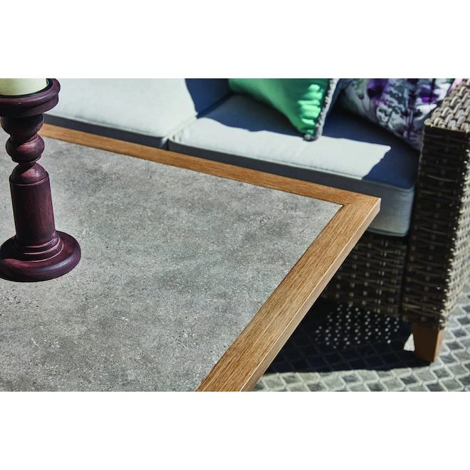 Table à Dîner D'extérieur Castlefield D' Allen + Roth, 39,37 Po X 39,37 Po, Gris Ciment 4 Table à Dîner D'extérieur Castlefield D' Allen + Roth, 39,37 Po X 39,37 Po, Gris Ciment – Image 2