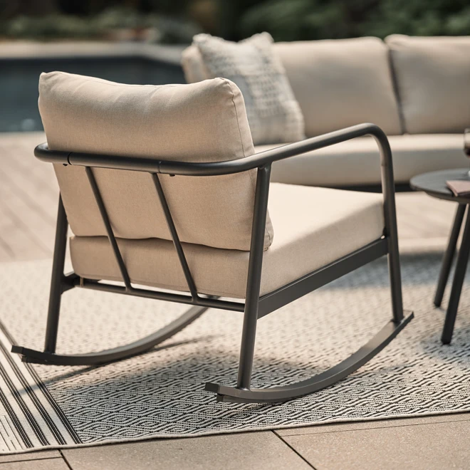 Ensemble De Conversation De Patio Zuri De Allen + Roth De 5 Pièces Avec Cadre En Métal Et Coussins Gris Inclus 4 Ensemble De Conversation De Patio Zuri De Allen + Roth De 5 Pièces Avec Cadre En Métal Et Coussins Gris Inclus – Image 2