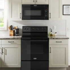 Four à Micro-ondes à Hotte Intégrée Maytag Avec Fonction Dual Crisp, 1,9 Pi3, 950 Watts, Noir -Outsunnies Boutique 30006530d L