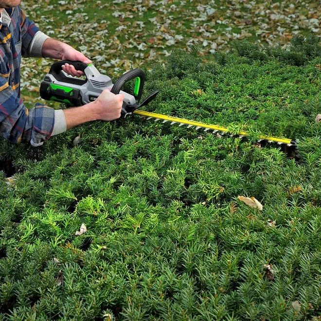 Taille-haie Ego Sans-fil, Moteur Sans Balais, 24 Po, 56V (batterie Et Chargeur Inclus) 6 Taille-haie Ego Sans-fil, Moteur Sans Balais, 24 Po, 56V (batterie Et Chargeur Inclus) – Image 4