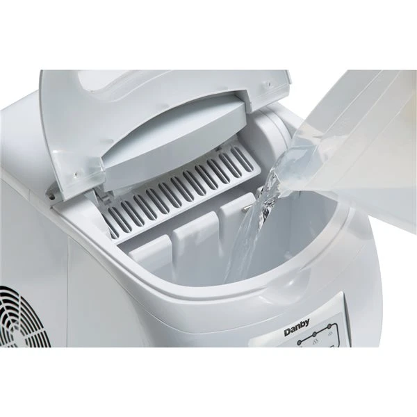 Machine à Glaçons Blanche Autoportante De 15 Po Avec Porte Rabattable Par Danby (25 Lbs) 4 Machine à Glaçons Blanche Autoportante De 15 Po Avec Porte Rabattable Par Danby (25 Lbs) – Image 2