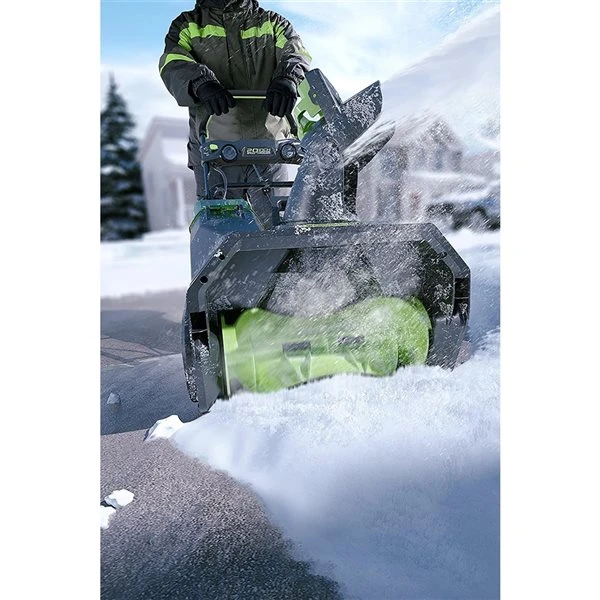 Souffleuse à Neige électrique Sans Fil Greenworks PRO à Une Phase De 20 Po, 80 Volts (batterie Incluse) 4 Souffleuse à Neige électrique Sans Fil Greenworks PRO à Une Phase De 20 Po, 80 Volts (batterie Incluse) – Image 2