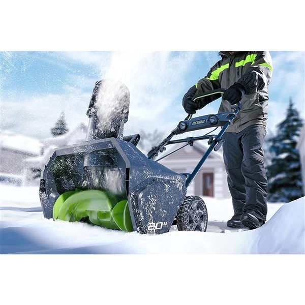 Souffleuse à Neige électrique Sans Fil Greenworks PRO à Une Phase De 20 Po, 80 Volts (batterie Incluse) 5 Souffleuse à Neige électrique Sans Fil Greenworks PRO à Une Phase De 20 Po, 80 Volts (batterie Incluse) – Image 3