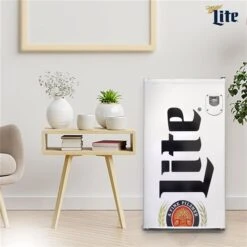 Réfrigérateur Compact De 3,2 Pi³ (90 L) Blanc Par Miller Lite Avec Ouvre-bouteille 9 Réfrigérateur Compact De 3,2 Pi³ (90 L) Blanc Par Miller Lite Avec Ouvre-bouteille -Outsunnies Boutique 332002976 AlternateImage2 l