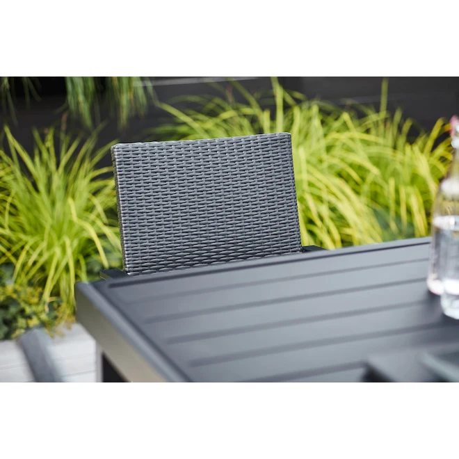 Chaise De Patio Moderne Noire Spoga Adam De Style Selections Empilable 22,5 Po X 23,5 Po X 34,5 Po 4 Chaise De Patio Moderne Noire Spoga Adam De Style Selections Empilable 22,5 Po X 23,5 Po X 34,5 Po – Image 2