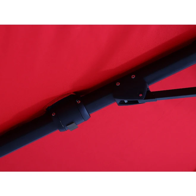 Parasol Rouge Déporté De 11 Pi Par Style Selections Avec Manivelle Et Base Incluse 7 Parasol Rouge Déporté De 11 Pi Par Style Selections Avec Manivelle Et Base Incluse – Image 5